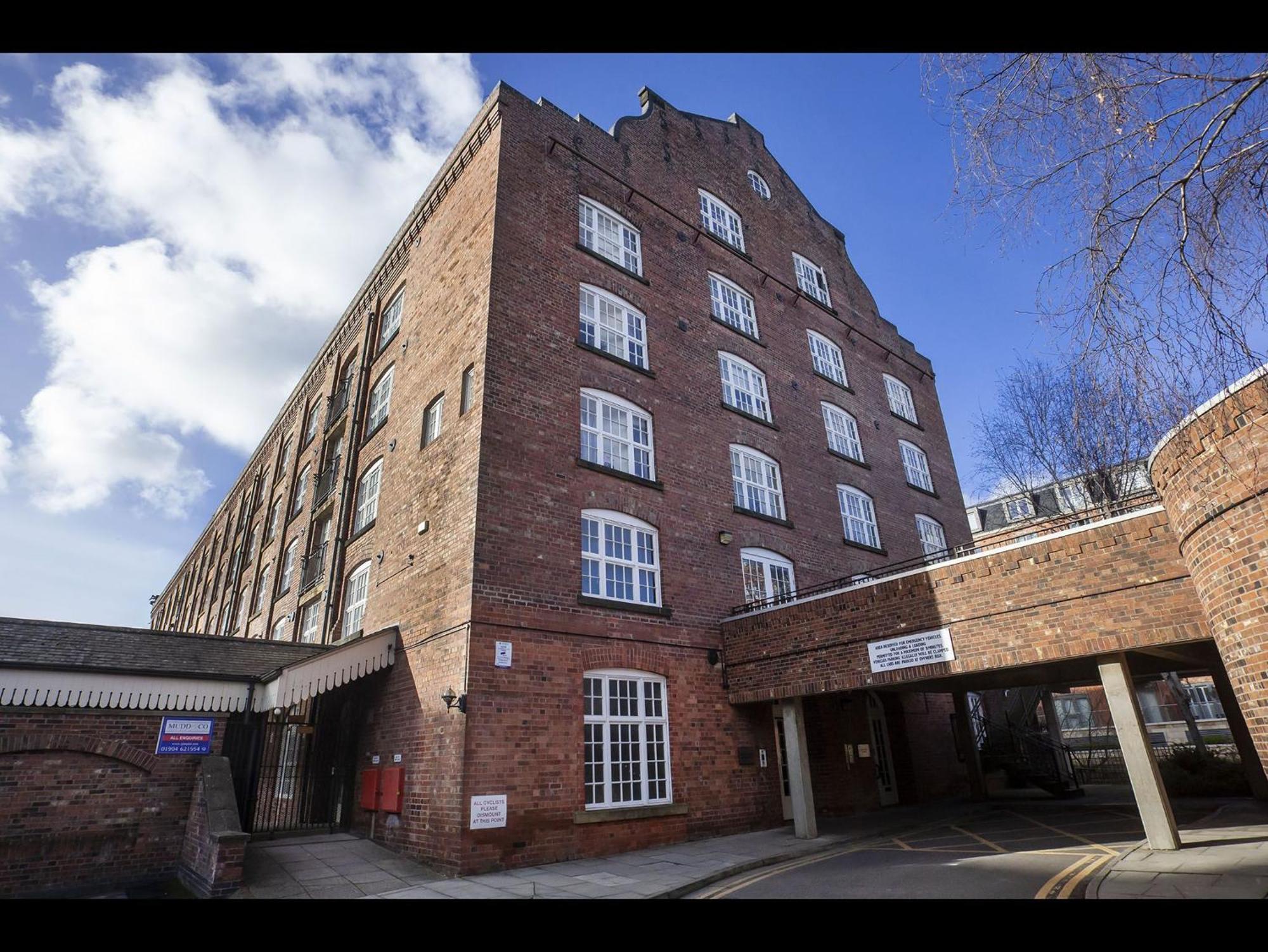 58 Cocoa Suites York Exteriör bild