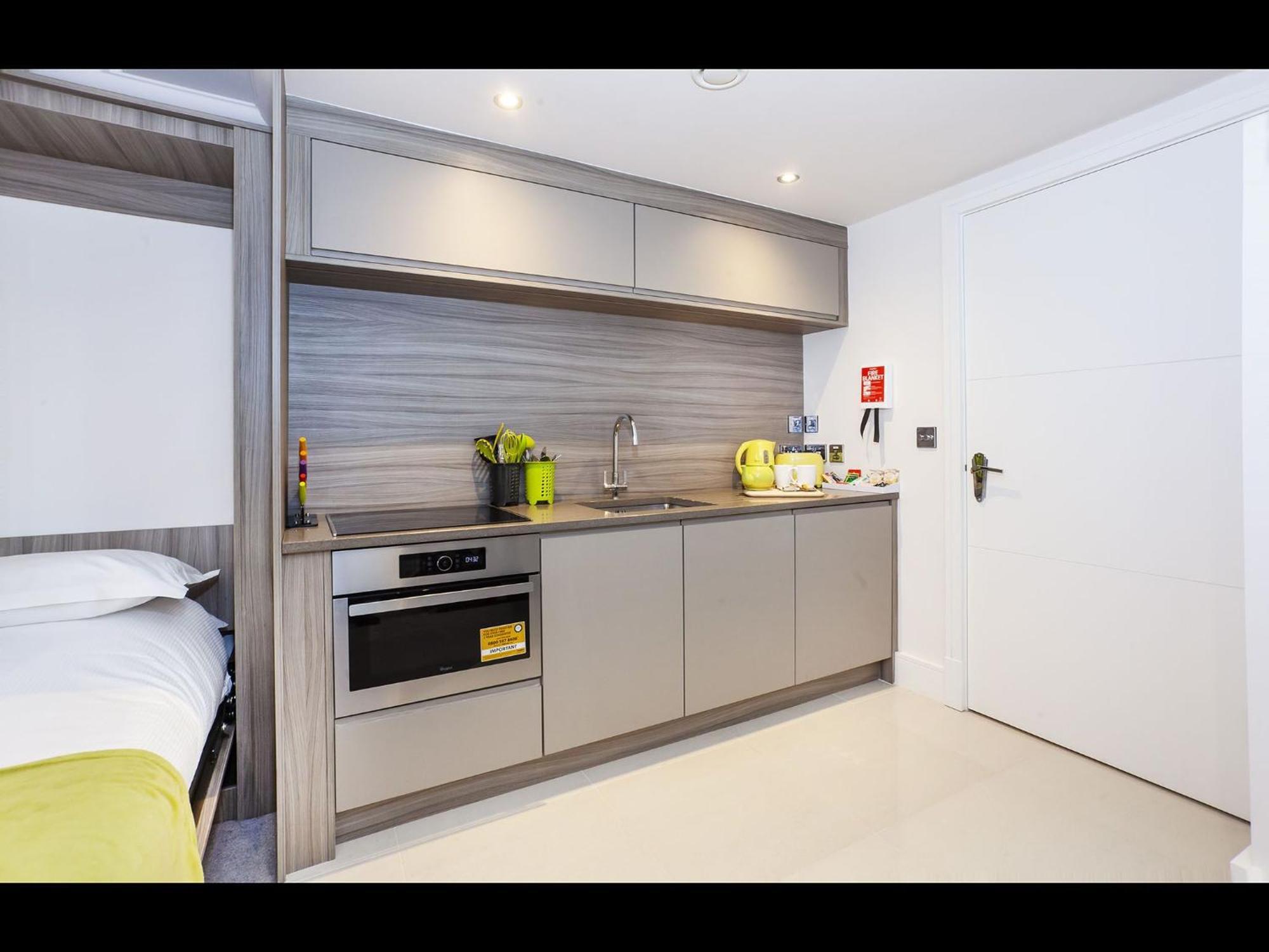 58 Cocoa Suites York Exteriör bild