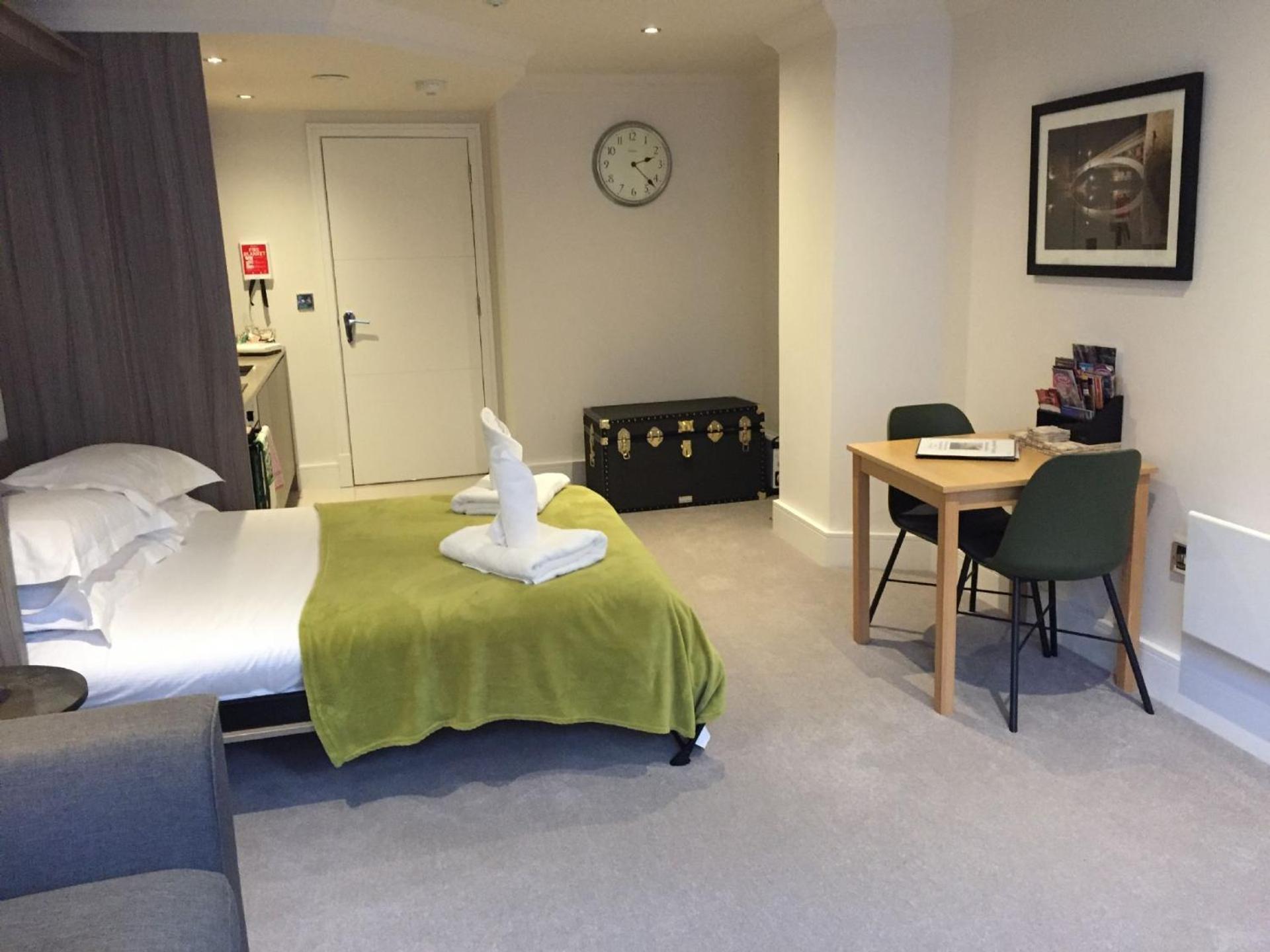 58 Cocoa Suites York Exteriör bild